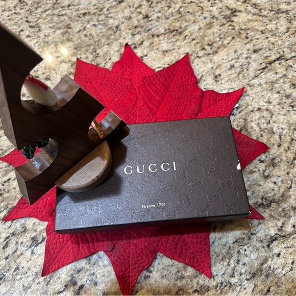 EUC Gucci Wallet with Box - Picture 10 of 16
